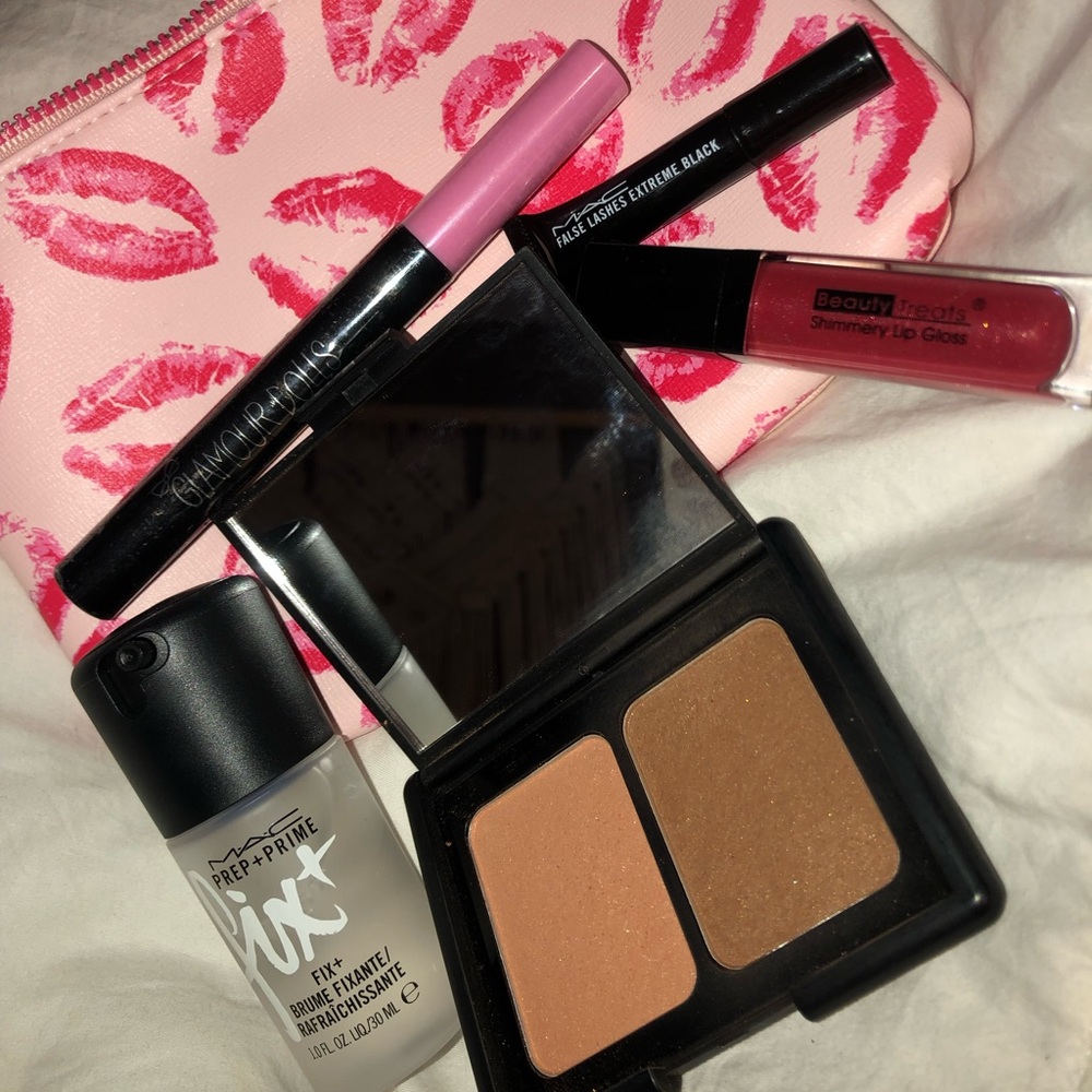 Makeup bundle!!